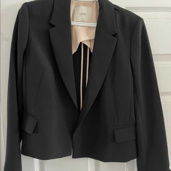 Wilfred Jackets & Blazers - WILFRED Blazer Size Medium